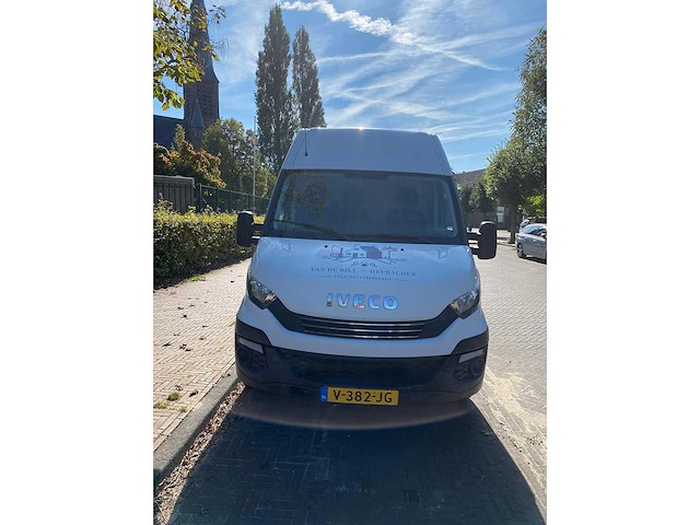 Iveco - daily - 35s16v 2.3 352 l2h2 - bedrijfswagen - afbeelding 4 van  13