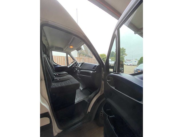 Iveco - daily - 35s16v 2.3 352 l2h2 - bedrijfswagen - afbeelding 11 van  13