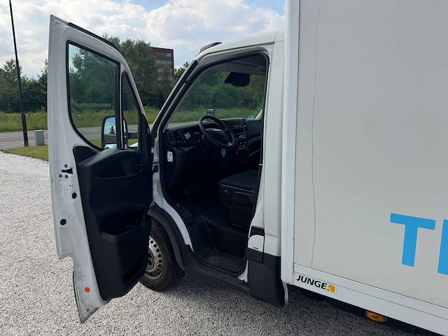 Iveco - daily - 35s16v 2.3 410 h2 - vhh-35-k - 2017 - afbeelding 14 van  21