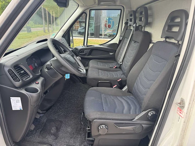 Iveco - daily - 35s16v 2.3 410 h2 - vhh-35-k - 2017 - afbeelding 15 van  21