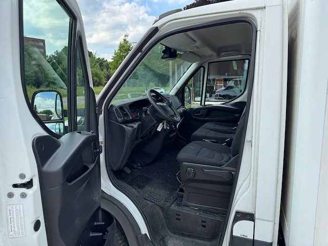 Iveco - daily - 35s16v 2.3 410 h2 - vhn-12-t - 2017 - afbeelding 21 van  22