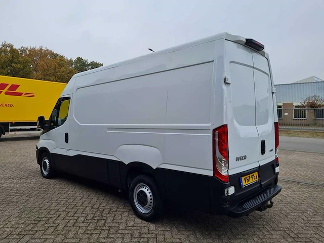 Iveco - daily - 35s17v 3.0 352 h1 - vht-91-j - afbeelding 9 van  14