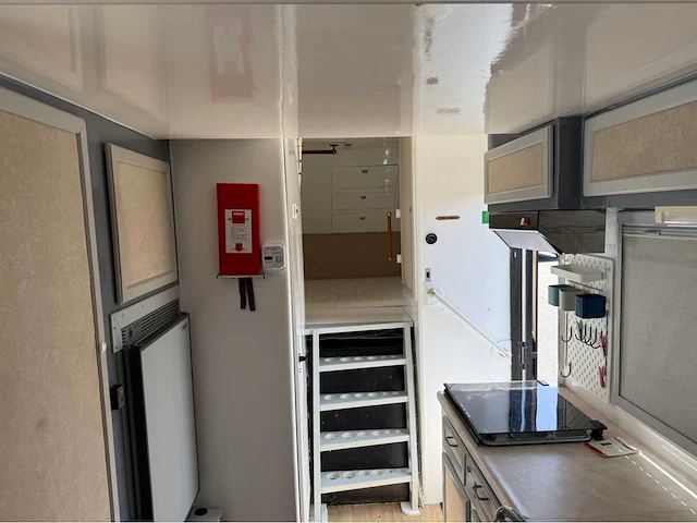 Iveco - daily - be trekker met caravan oplegger - bedrijfswagen - 2012 - afbeelding 26 van  56