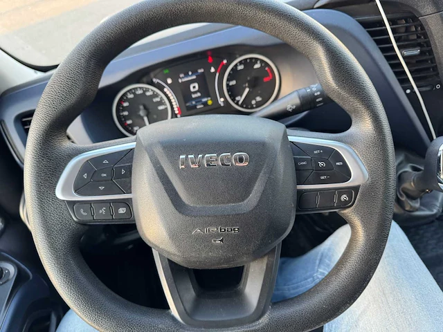 Iveco - daily 35-140 - 35s14v 2.3 352 - bedrijfswagen - afbeelding 11 van  25