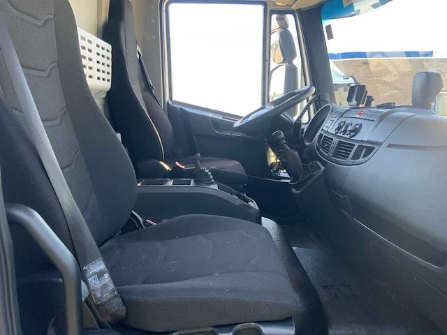 Iveco - eurocargo - koelwagen - vrachtwagen - 2018 - afbeelding 10 van  36