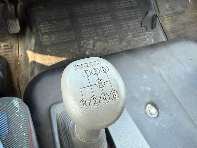 Iveco - eurotrakker - vrachtwagen - afbeelding 31 van  39