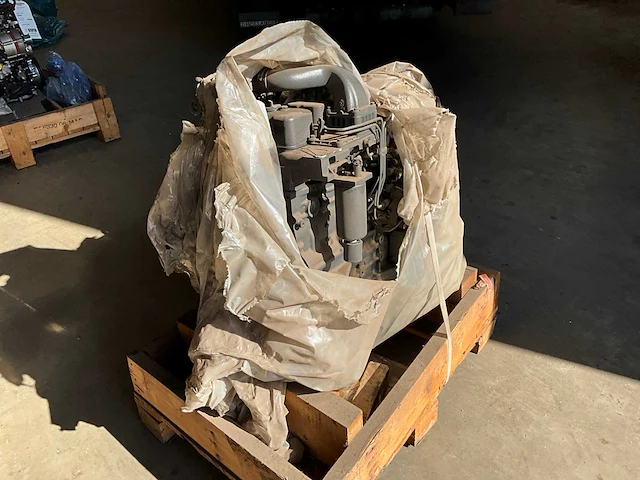 Iveco - f4ce0454a*d601 new - diesel engines - afbeelding 1 van  6