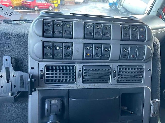 Iveco - stralis 560 - heavy duty tractor manual gearbox nl truck euro5 2008 vrachtwagen - afbeelding 7 van  17