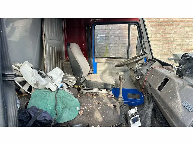 Iveco -zonder papieren bedrijfswagen - afbeelding 10 van  12