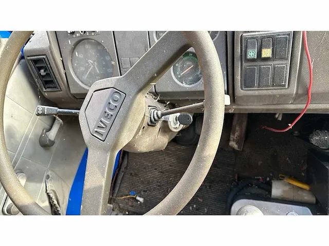 Iveco -zonder papieren bedrijfswagen - afbeelding 11 van  12