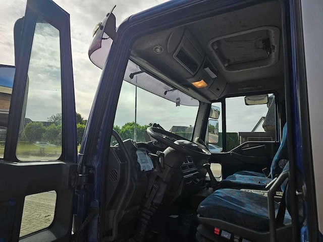 Iveco 2003 eurocargo vrachtwagen met semi dieplader - afbeelding 2 van  21
