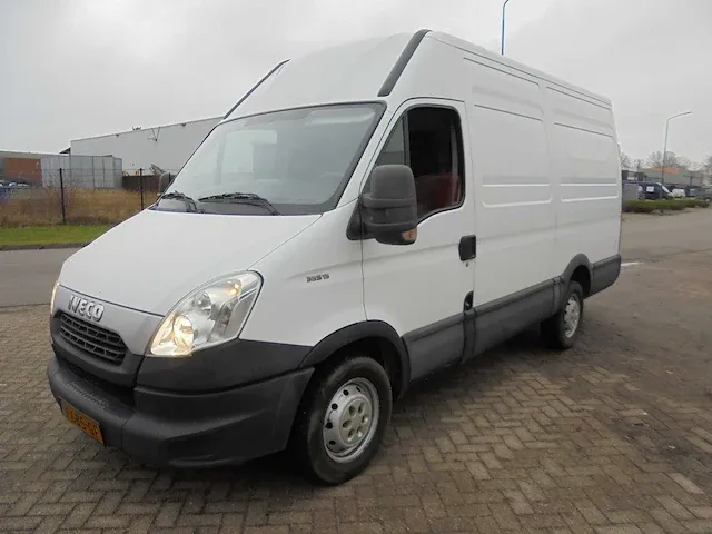 Iveco 35s15v 330 h2 v-685-gf - afbeelding 1 van  13