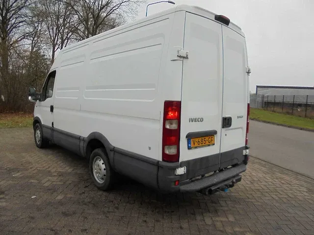 Iveco 35s15v 330 h2 v-685-gf - afbeelding 8 van  13