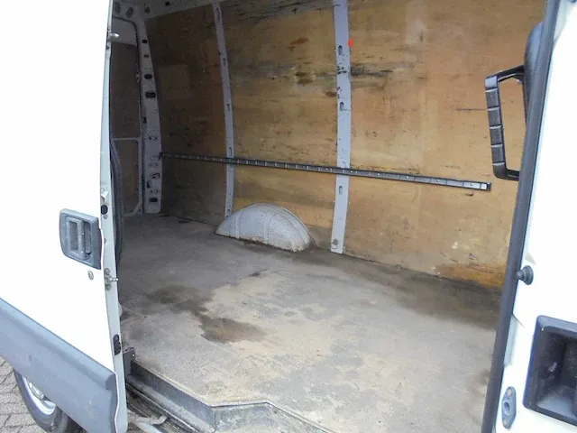 Iveco 35s15v 330 h2 v-685-gf - afbeelding 9 van  13