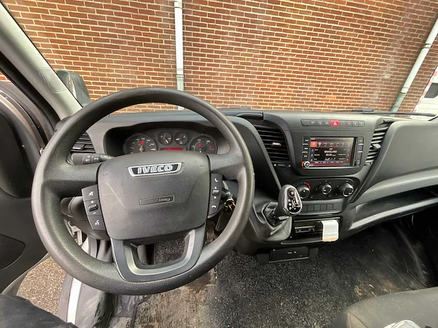 Iveco 50-c17 glasvrachtwagen met werkplaatsinrichting en glasrestelen (elektrisch afsluitbaar) 185996km bouwjaar: 2016, 34-bhd-8 - afbeelding 10 van  35