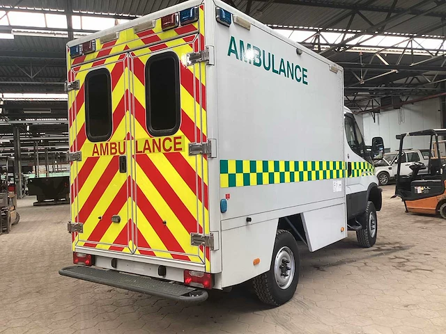 Iveco 55-180 4x4 ambulance - afbeelding 21 van  27