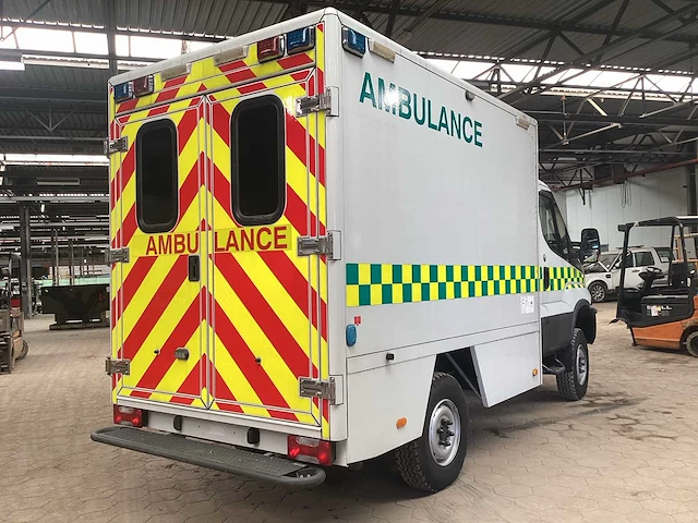Iveco 55-180 4x4 ambulance - afbeelding 22 van  27