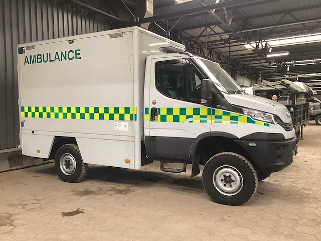 Iveco 55-180 4x4 ambulance - afbeelding 23 van  27