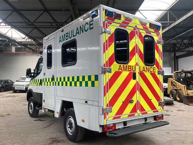 Iveco 55-180 4x4 ambulance - afbeelding 24 van  27