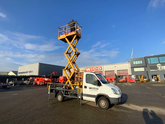 Iveco auto hoogwerker - afbeelding 13 van  15