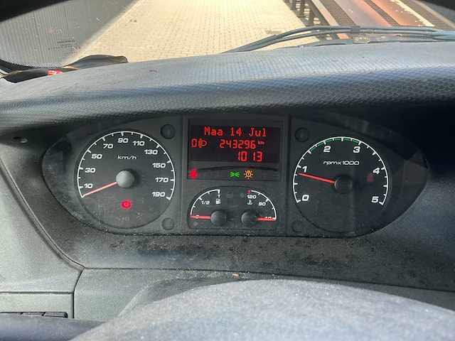Iveco daily 35c15 d 375 dc bedrijfswagen - afbeelding 4 van  24