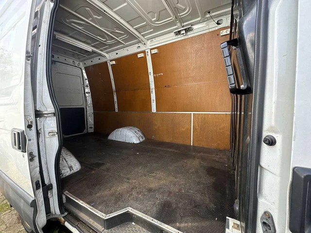 Iveco daily 35c15v 330 h3 van | 2-vxj-14 - afbeelding 5 van  26
