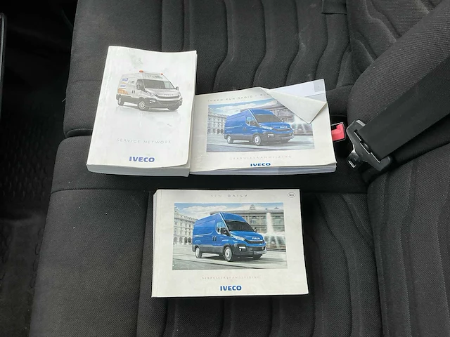 Iveco daily 35c17 3.0 375 automatic pick-up bedrijfswagen - afbeelding 29 van  37
