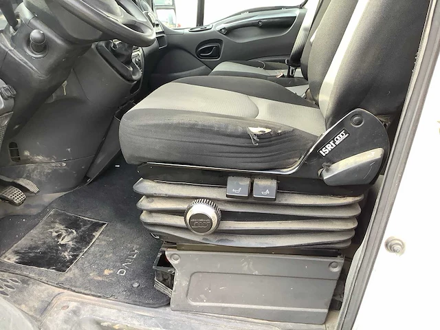 Iveco daily bedrijfswagen opleggertrekker - afbeelding 11 van  30