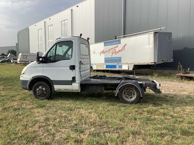 Iveco daily bedrijfswagen opleggertrekker - afbeelding 1 van  30