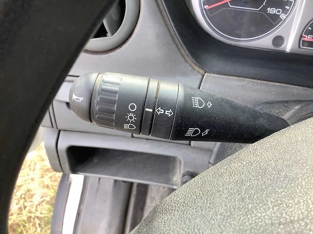 Iveco daily bedrijfswagen opleggertrekker - afbeelding 15 van  30