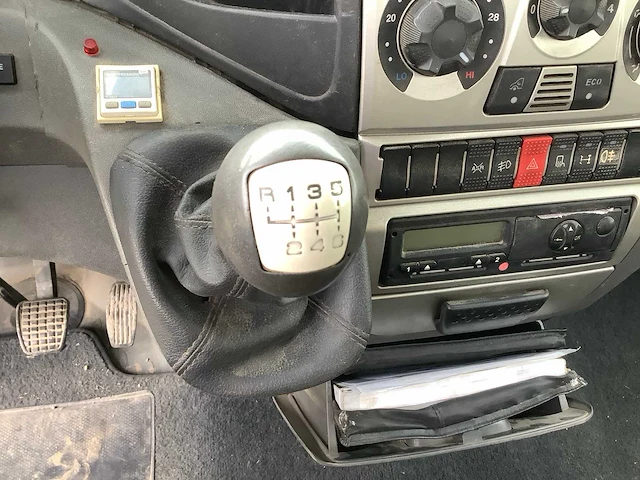 Iveco daily bedrijfswagen opleggertrekker - afbeelding 16 van  30