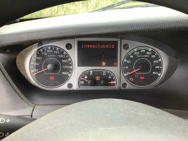 Iveco daily bedrijfswagen opleggertrekker - afbeelding 17 van  30