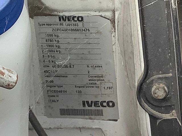 Iveco daily bedrijfswagen opleggertrekker - afbeelding 22 van  30