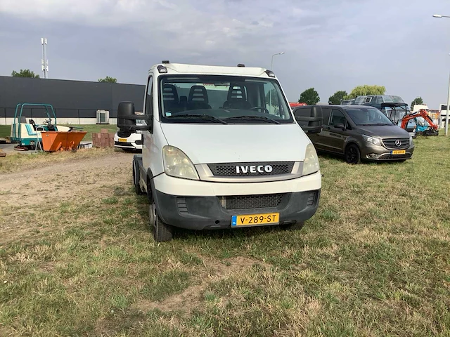 Iveco daily bedrijfswagen opleggertrekker - afbeelding 25 van  30