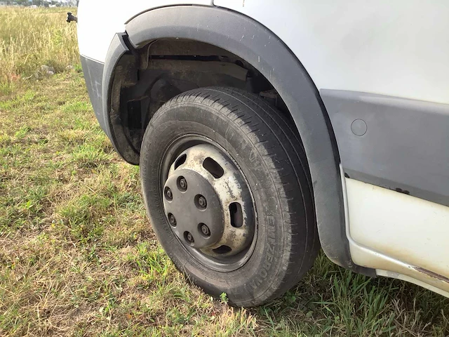 Iveco daily bedrijfswagen opleggertrekker - afbeelding 27 van  30