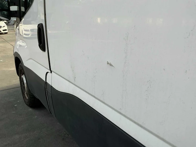 Iveco daily bedrijfswagen (v-381-bx) - afbeelding 19 van  35