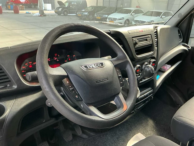 Iveco daily bedrijfswagen (v-381-bx) - afbeelding 34 van  35