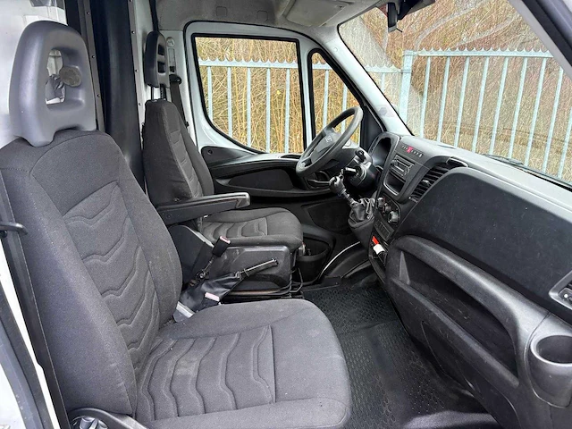 Iveco daily marktkraam - bedrijfswagen (motorschade) - afbeelding 17 van  18
