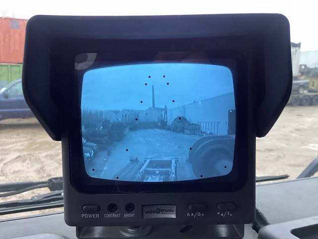 Iveco euro trakker vrachtwagen met haakarmsysteem - afbeelding 19 van  21