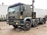 Iveco euro trakker vrachtwagen met haakarmsysteem - afbeelding 1 van  21