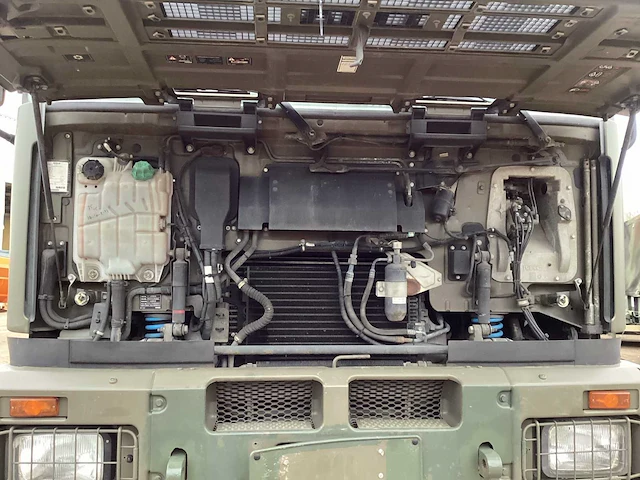 Iveco euro trakker vrachtwagen met haakarmsysteem - afbeelding 20 van  21