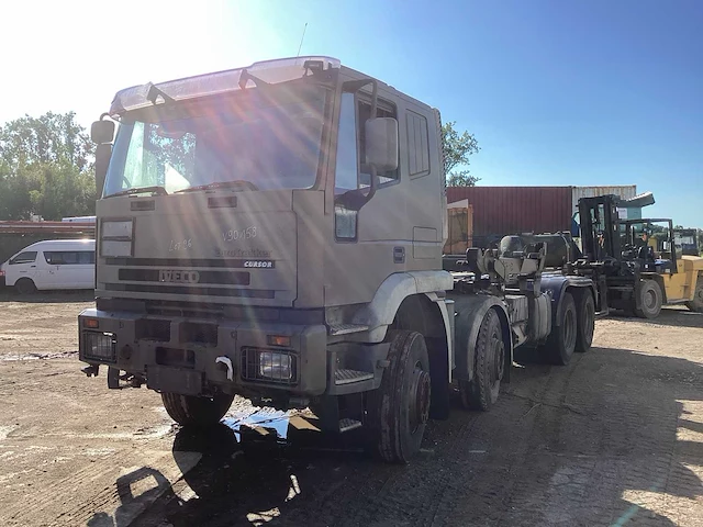 Iveco eurotrakker alc 8x4 vrachtwagen - afbeelding 9 van  15
