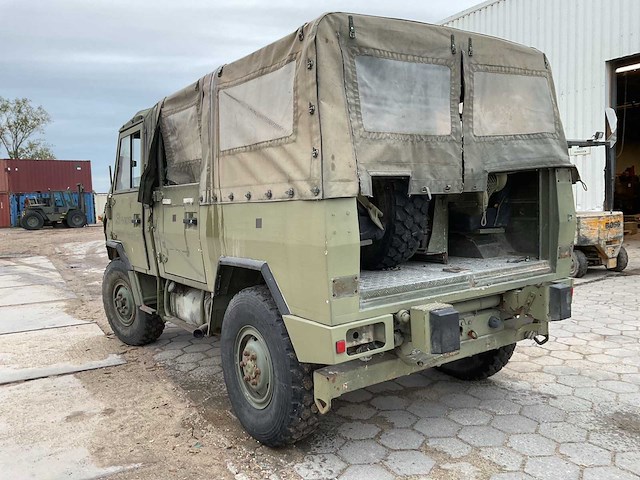 Iveco legervoertuig - afbeelding 4 van  15