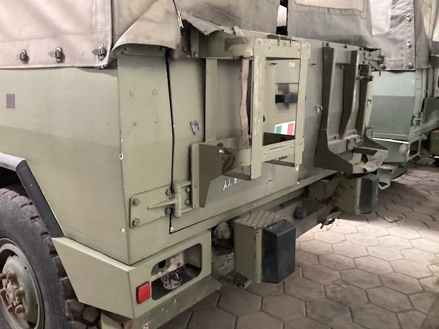 Iveco legervoertuig - afbeelding 8 van  15
