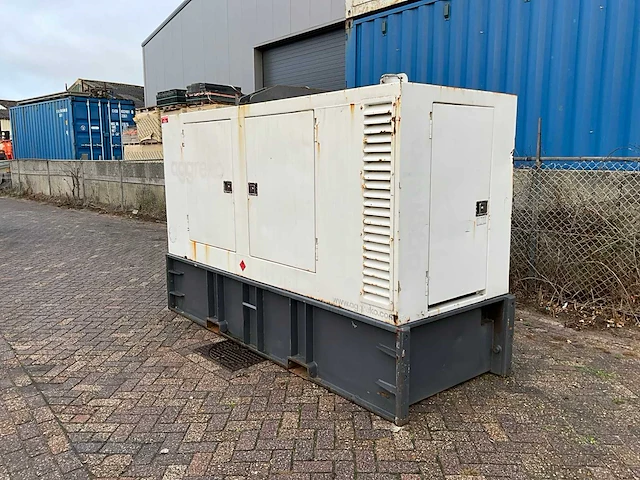 Iveco stamford noodstroomaggregaat - afbeelding 6 van  11