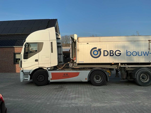 Iveco stralis 480 e6 opleggertrekker + aluminium geïsoleerde kieptrailer - afbeelding 14 van  72