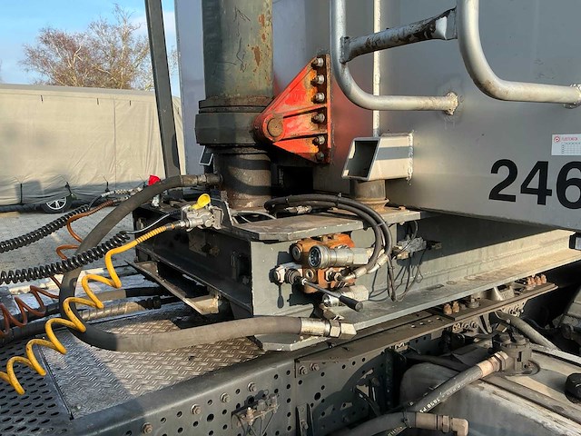 Iveco stralis 480 e6 opleggertrekker + aluminium geïsoleerde kieptrailer - afbeelding 57 van  72