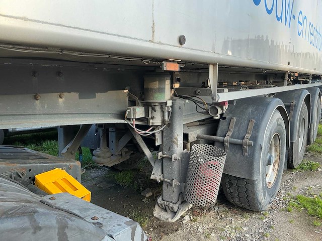 Iveco stralis 480 e6 opleggertrekker + aluminium geïsoleerde kieptrailer - afbeelding 64 van  72