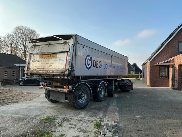 Iveco stralis 480 e6 opleggertrekker + geïsoleerde aluminium kieptrailer - afbeelding 45 van  71