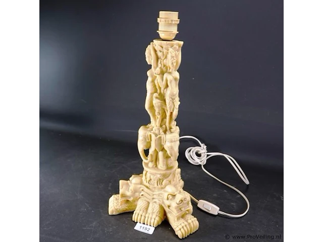 Ivorine chinese lampvoet - afbeelding 1 van  5